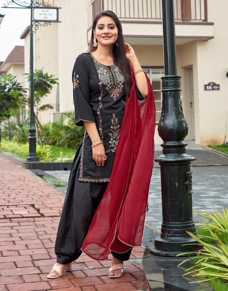 Black Embroidery Rayon Straight kurta With Pant And Dupatta