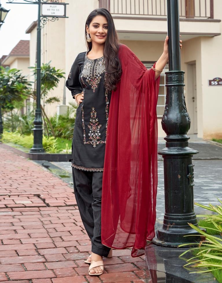 Black Embroidery Rayon Straight kurta With Pant And Dupatta