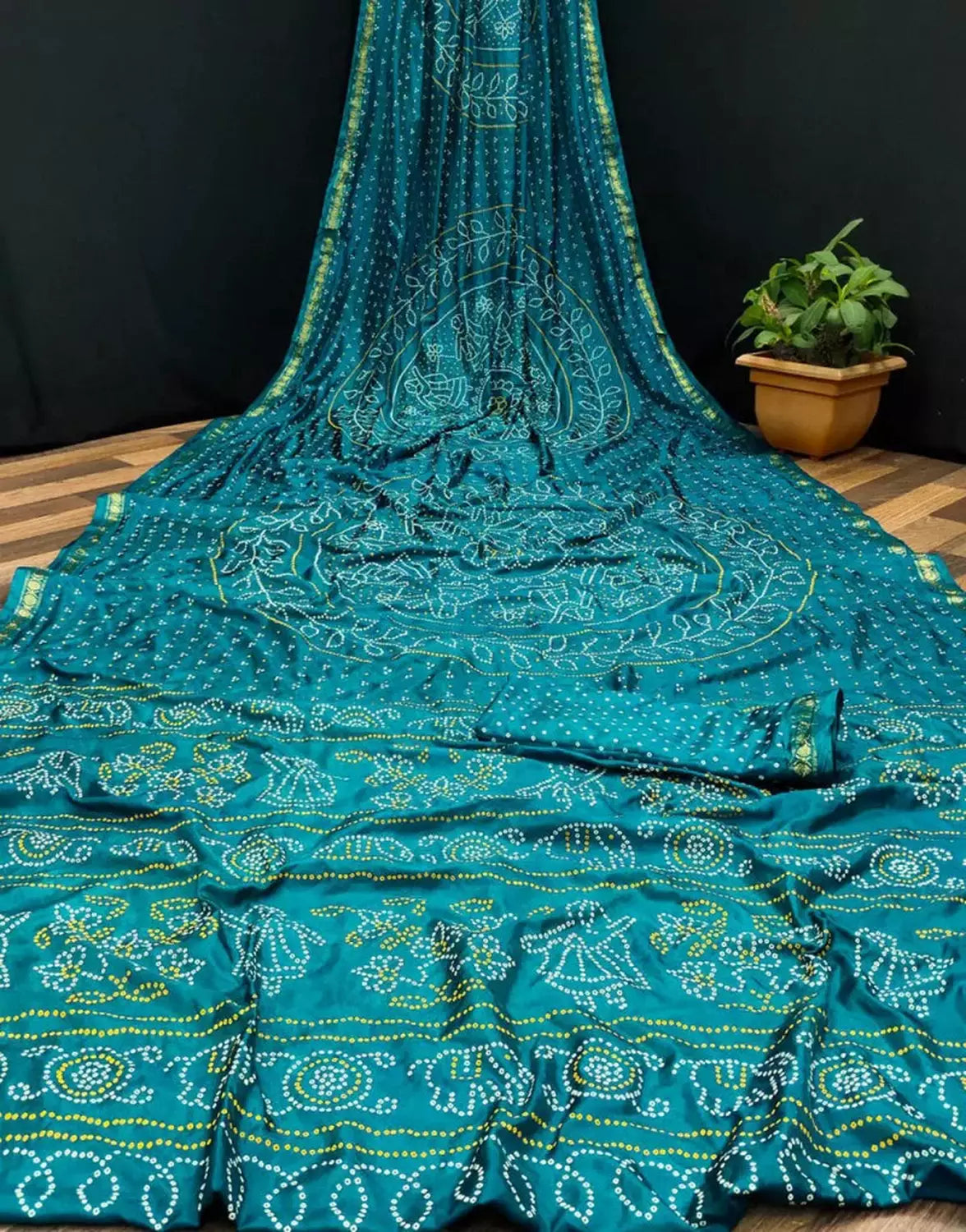 Firozi Hand Bandhaj Sarees With Printed Work