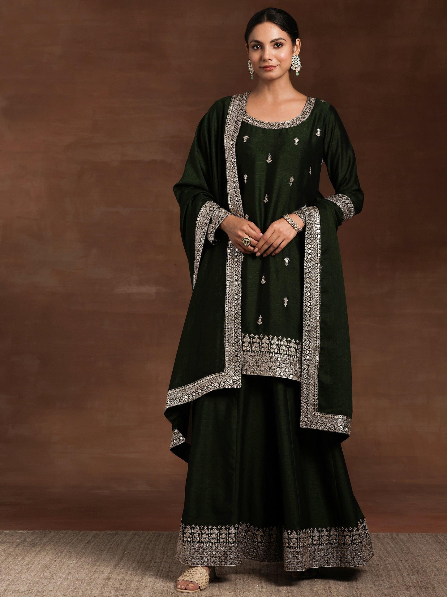 Green Embroidered Silk Blend Straight Suit With Dupatta