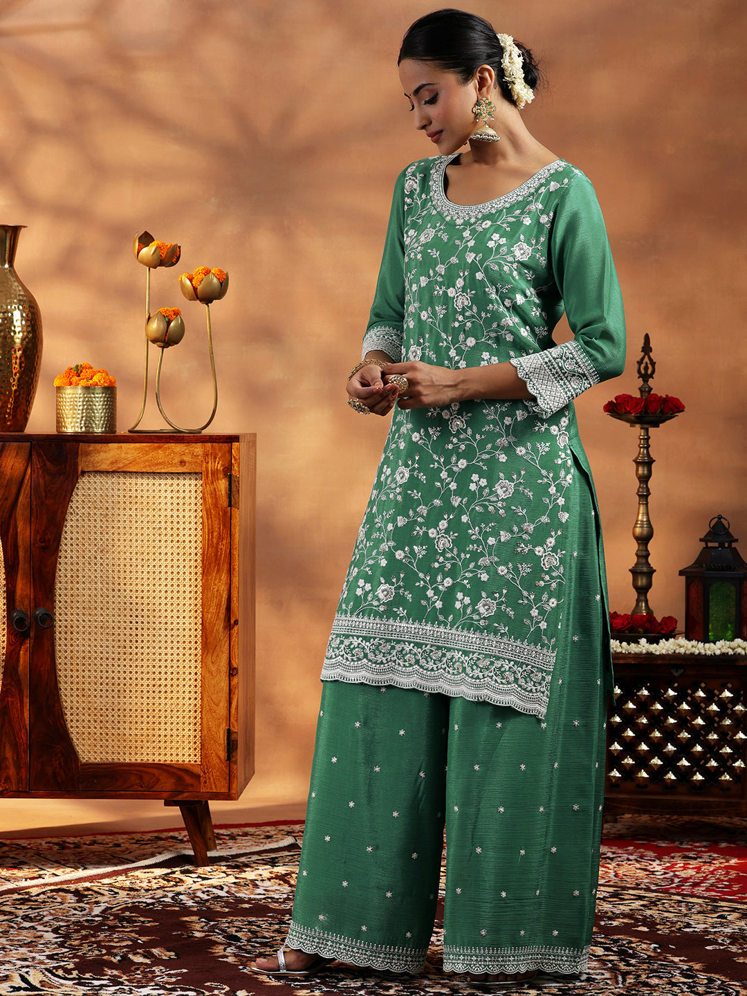 Green Embroidered Silk Blend Straight Suit With Dupatta