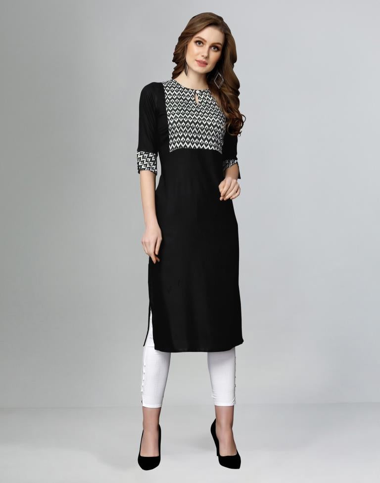 Black Coloured Rayon Printed Kurti With Pant