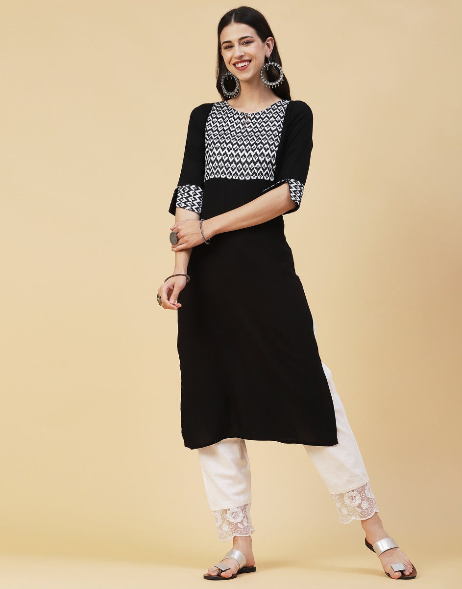 Black Coloured Rayon Printed Kurti With Pant