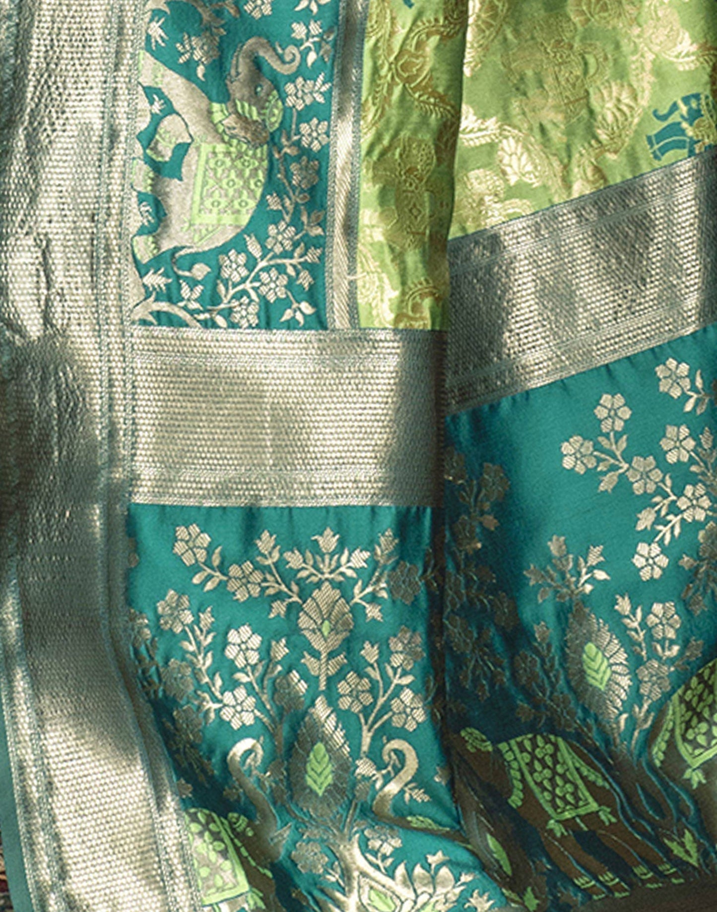 Parrot Green Weaving Silk Banarasi Saree