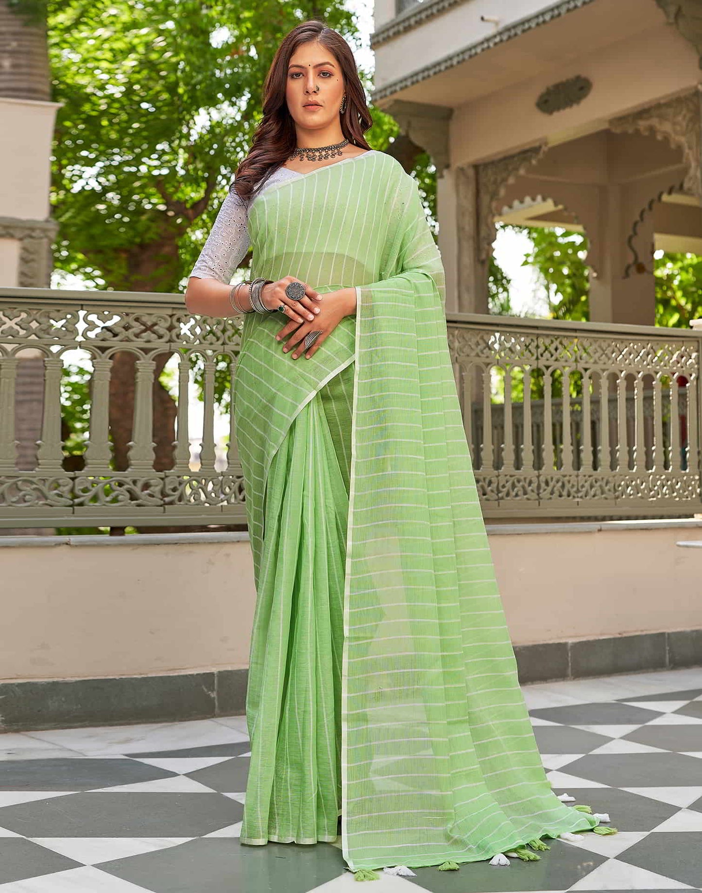 Green Leheriya Linen Woven Saree