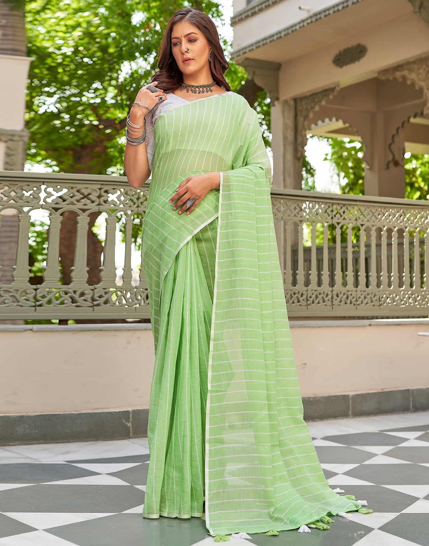 Green Leheriya Linen Woven Saree