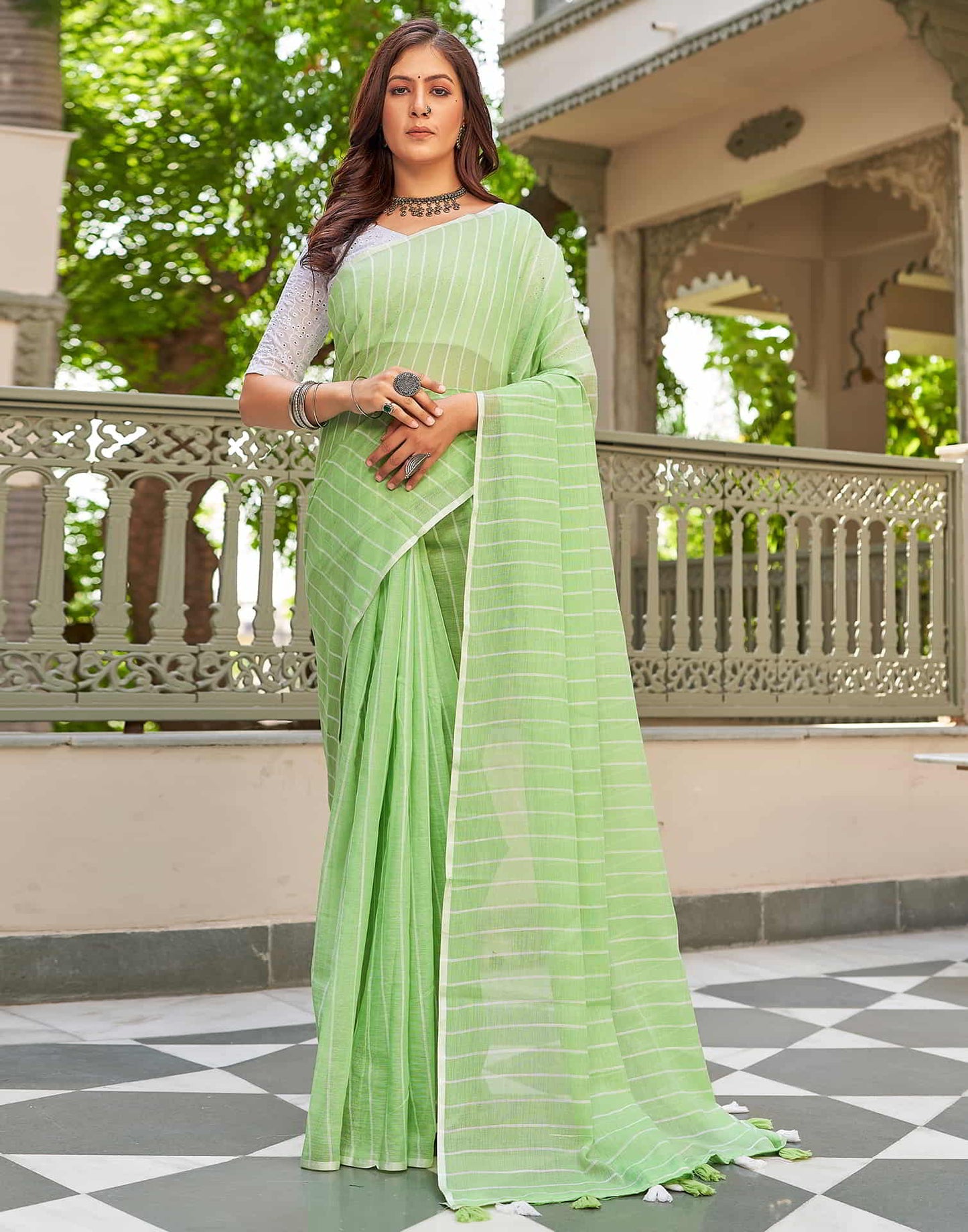 Green Leheriya Linen Woven Saree