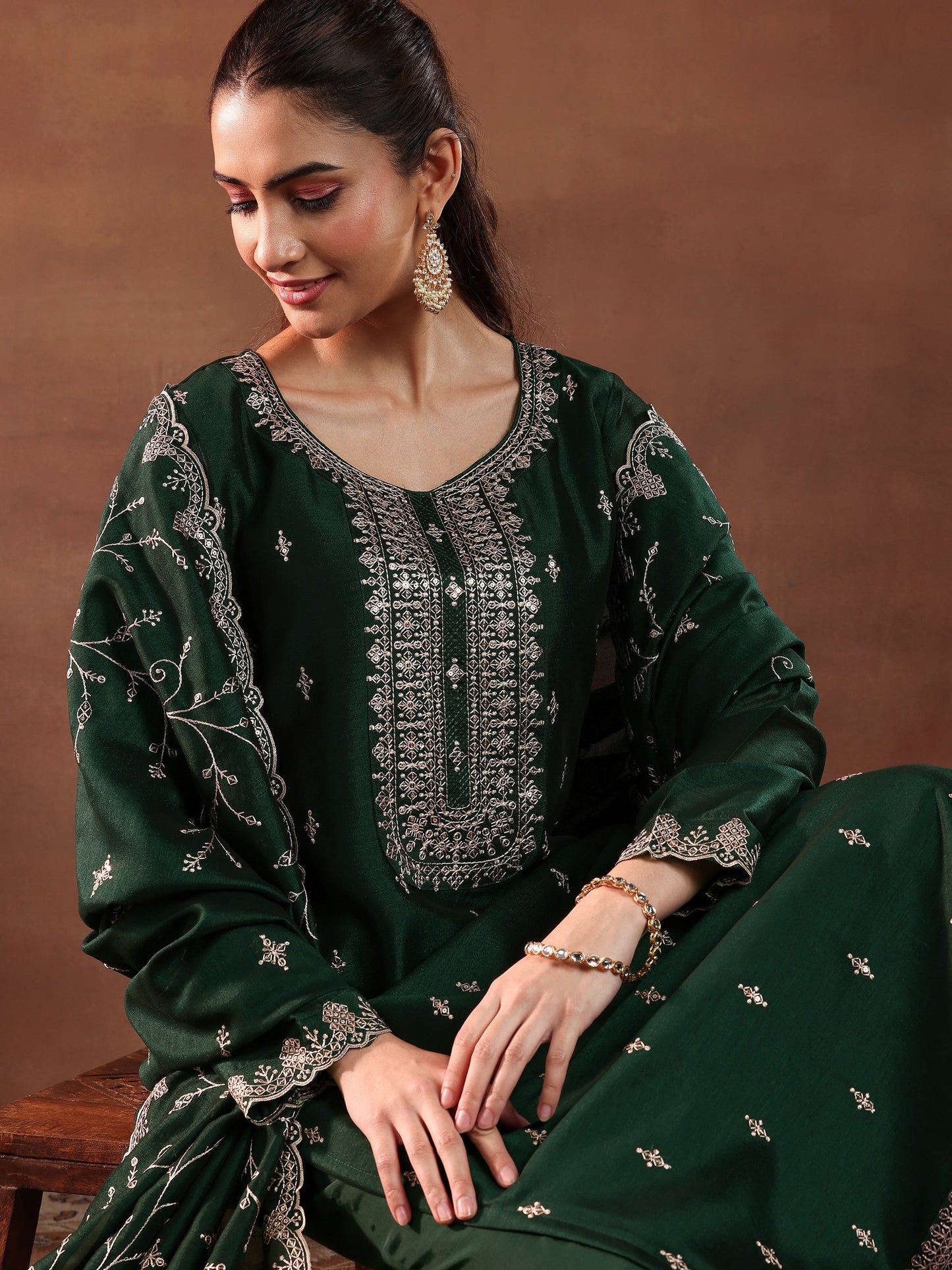 Green Embroidered Silk Blend Straight Suit With Dupatta