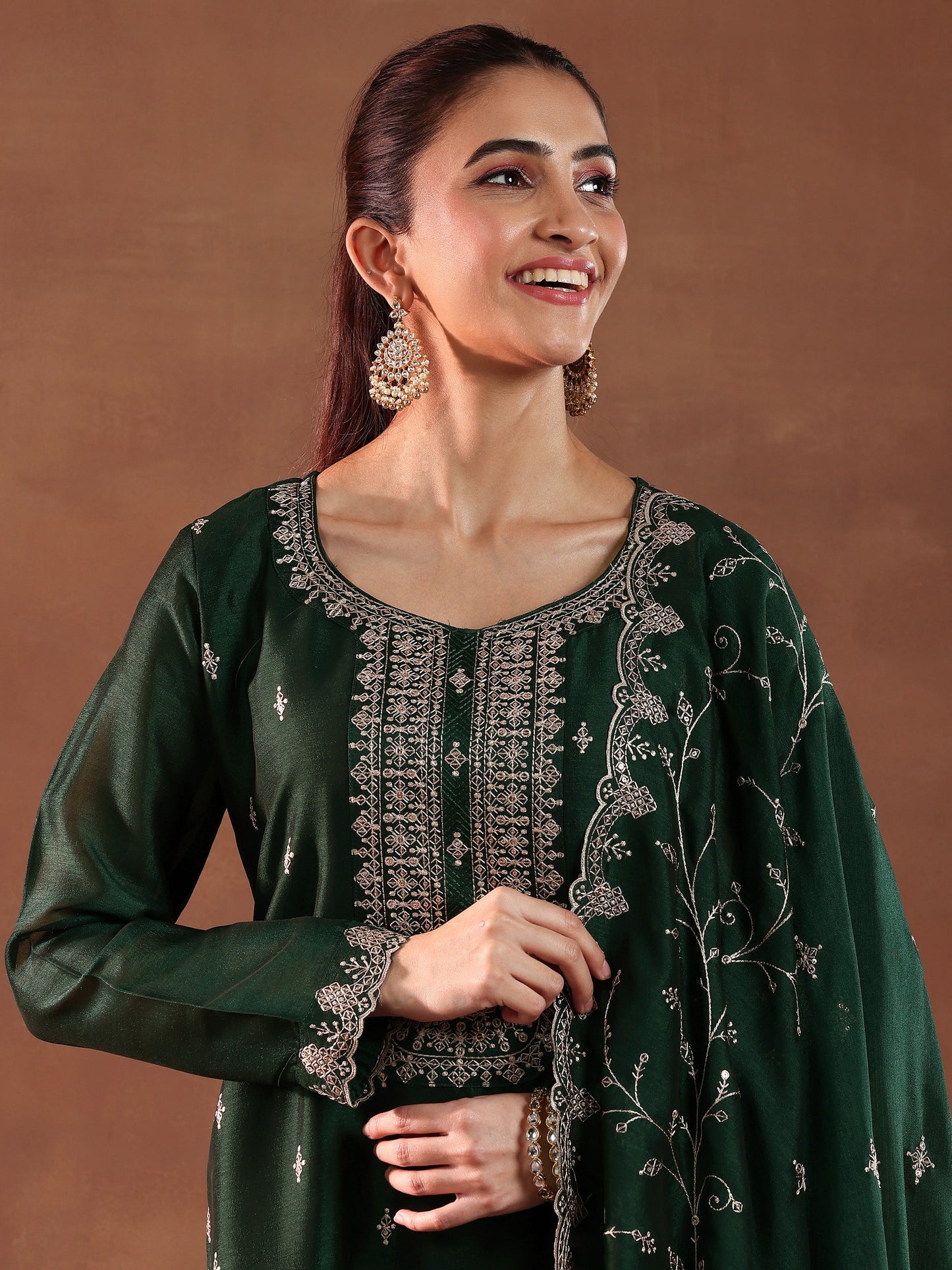 Green Embroidered Silk Blend Straight Suit With Dupatta