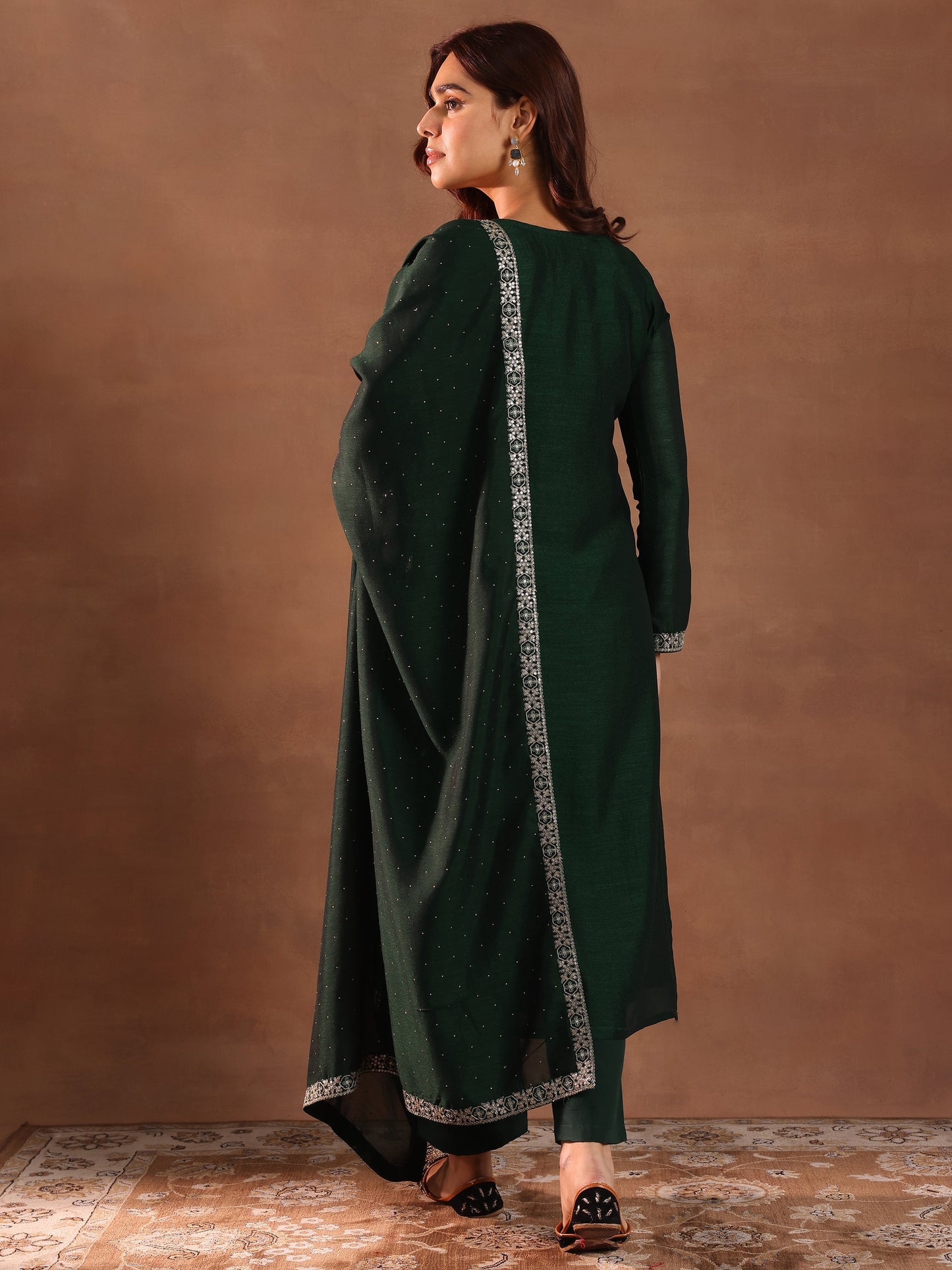 Green Embroidered Silk Blend Straight Suit With Dupatta