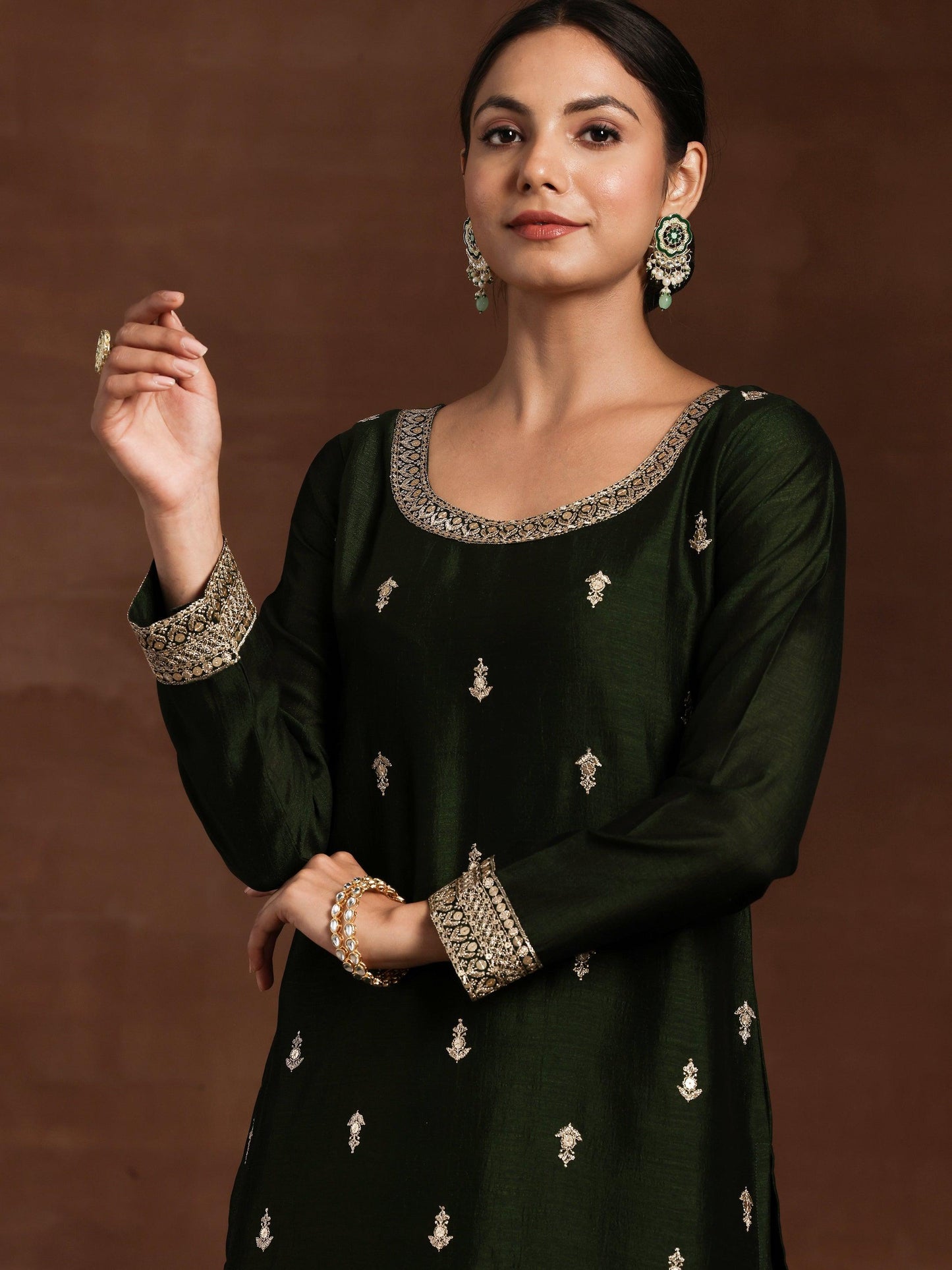 Green Embroidered Silk Blend Straight Suit With Dupatta