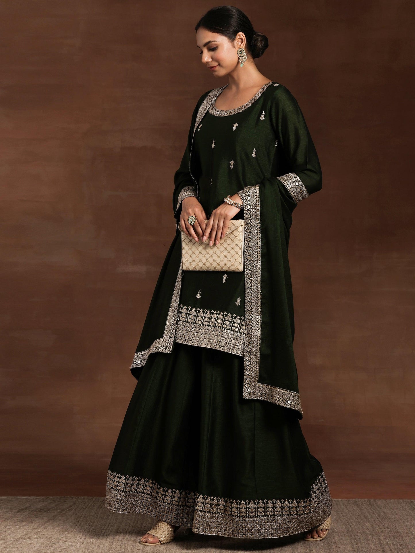 Green Embroidered Silk Blend Straight Suit With Dupatta