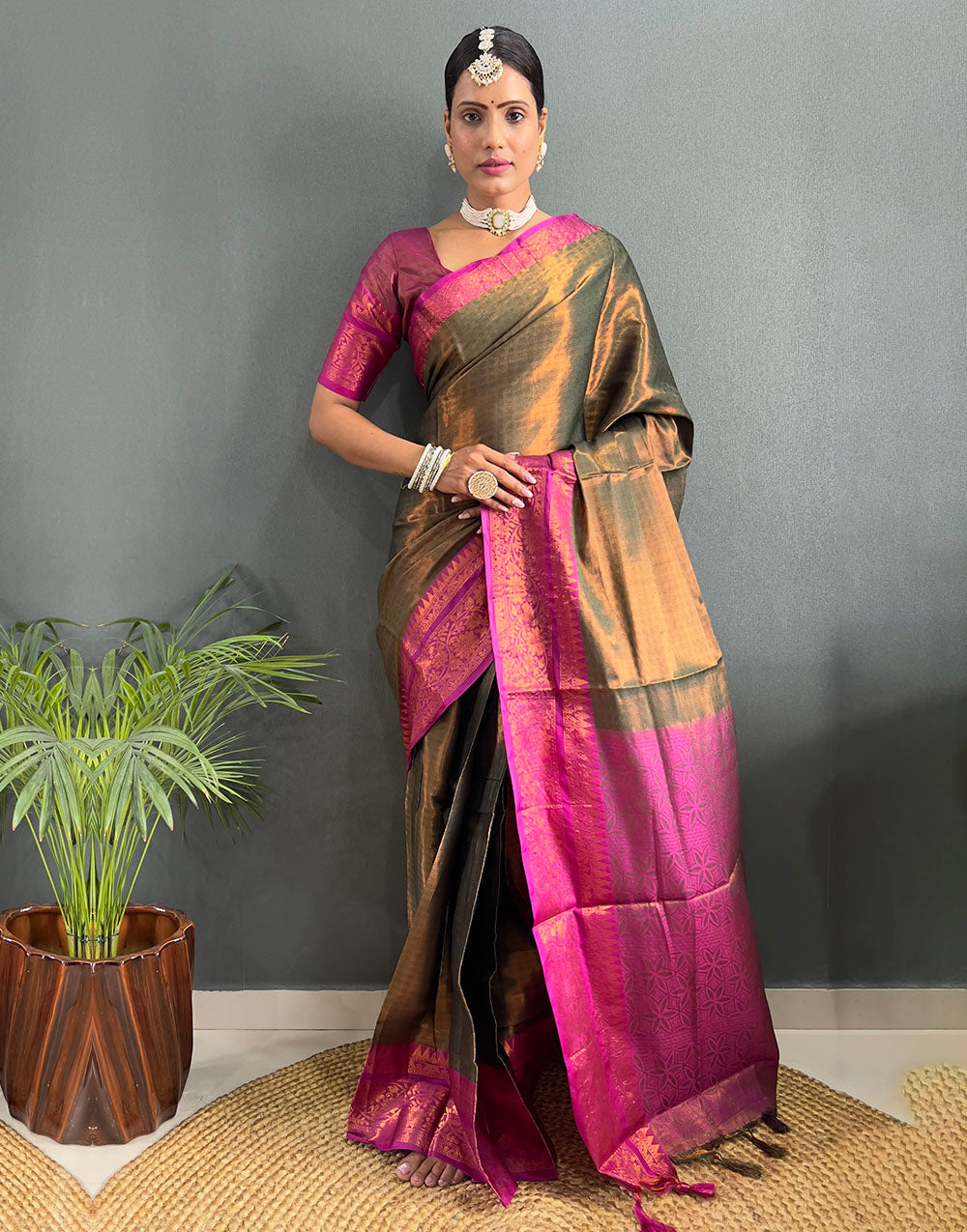 Mehendi Green & Pink Banarasi Silk Saree With Weaving Work