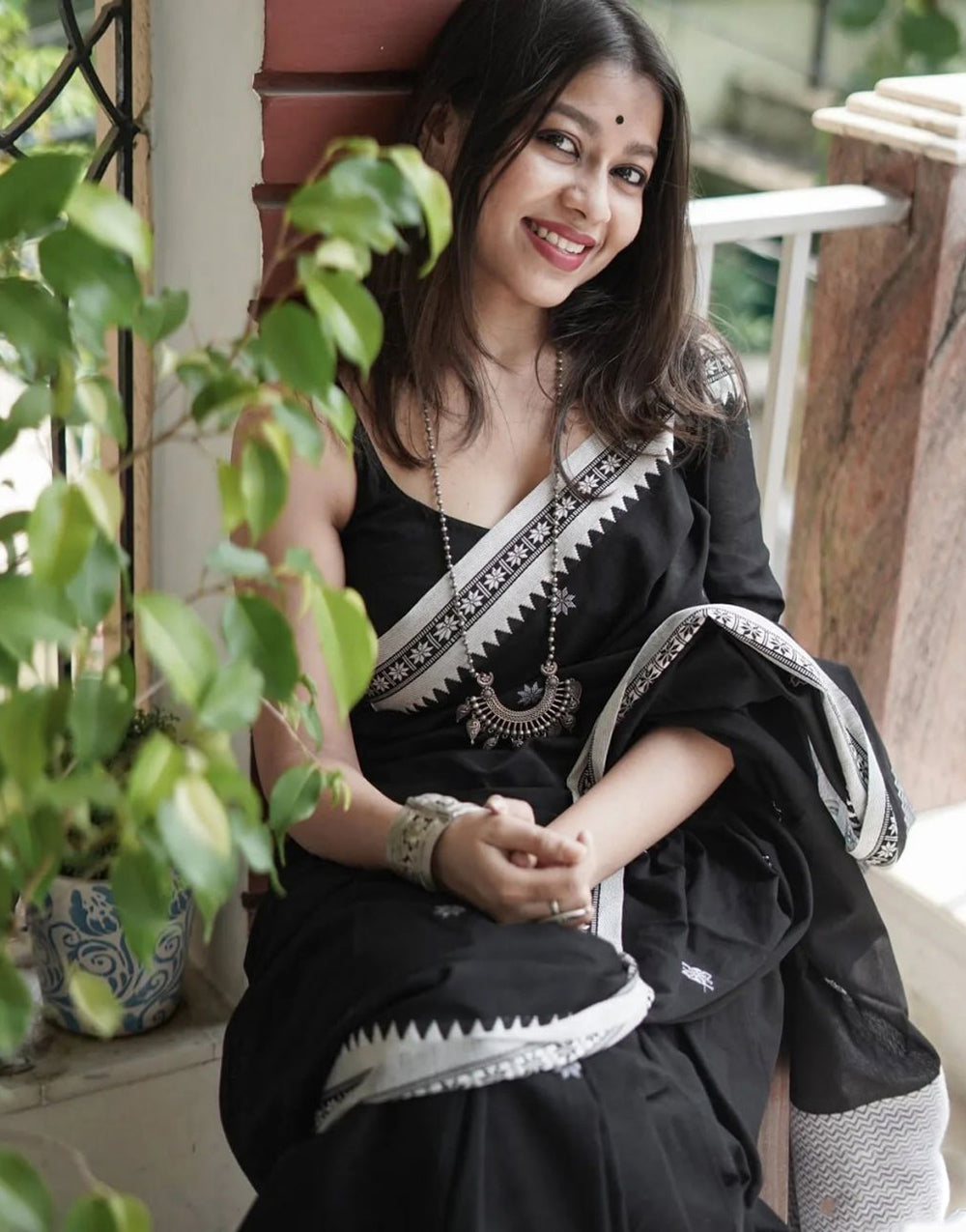 Black Cotton Saree With Weaving Work