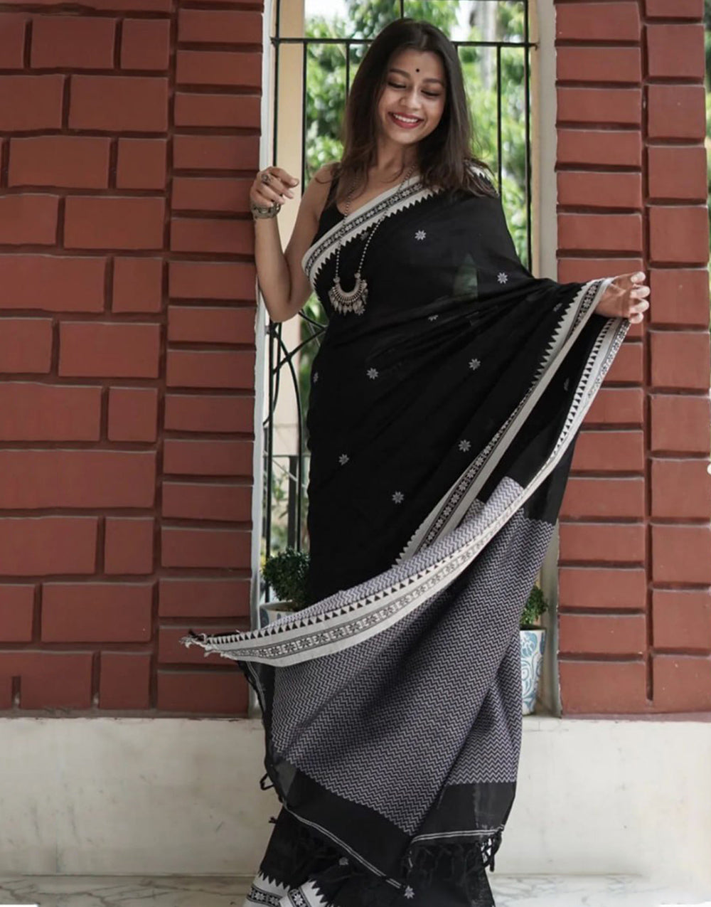 Black Cotton Saree With Weaving Work