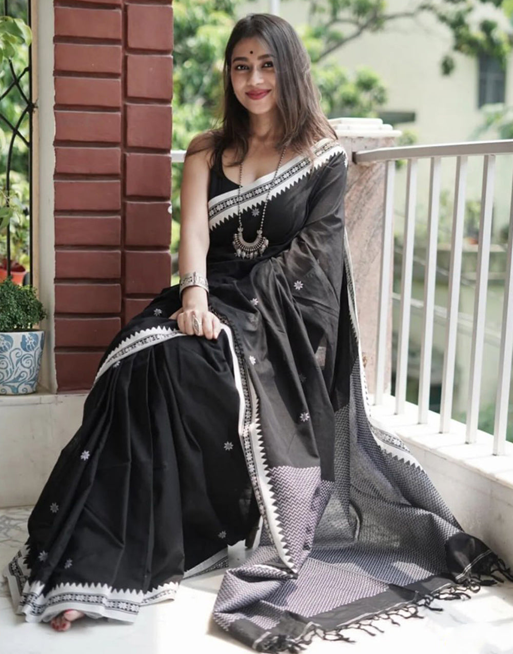 Black Cotton Saree With Weaving Work