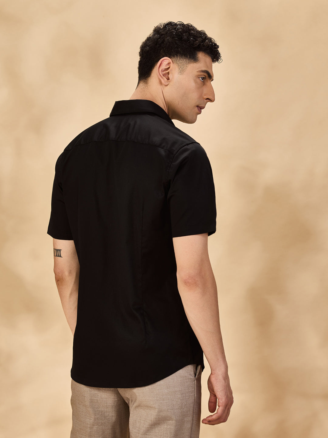 Aldeno Men Solid Formal Black Shirt (SABOK)