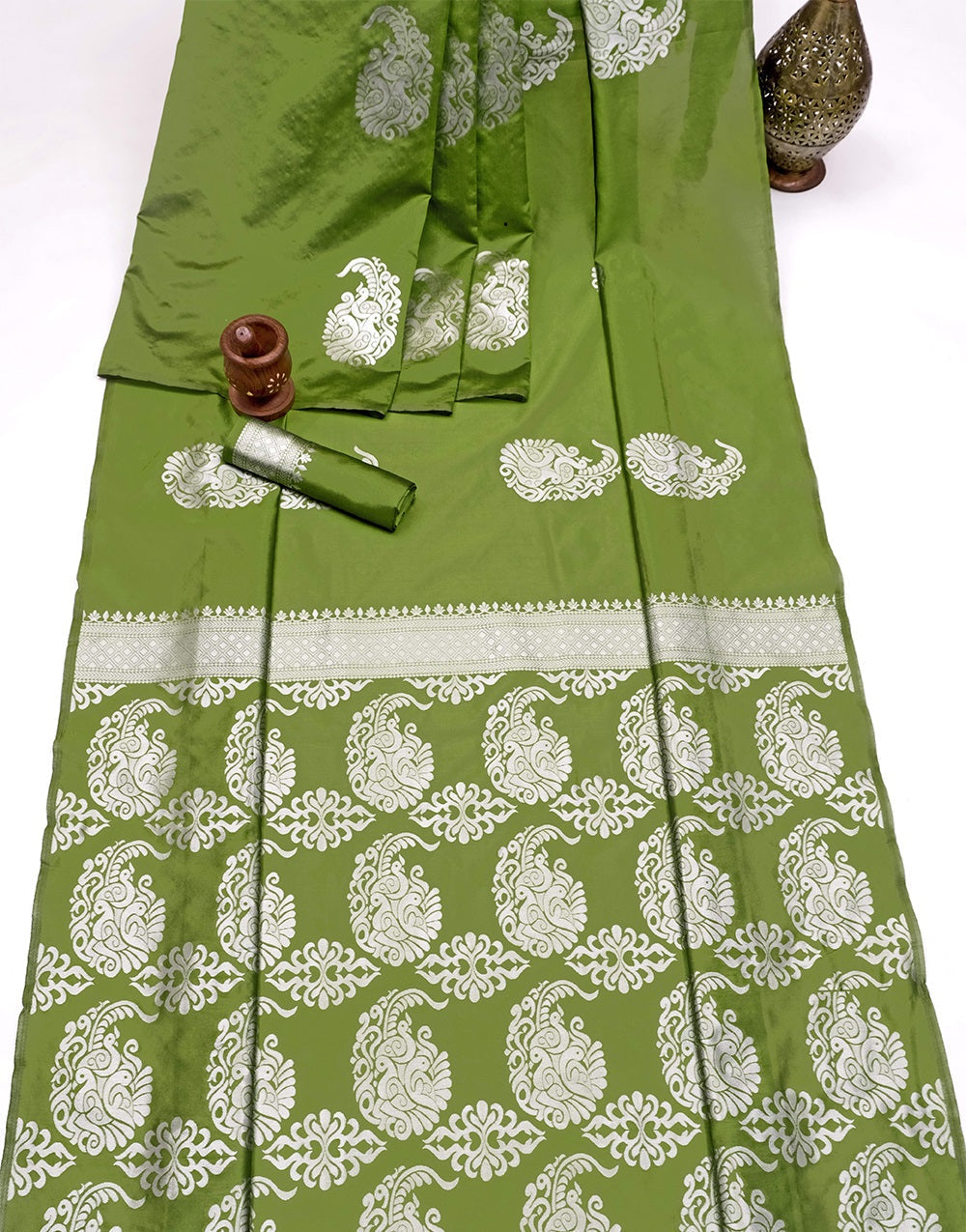 Green Banarasi Silk Saree With Weaving Work