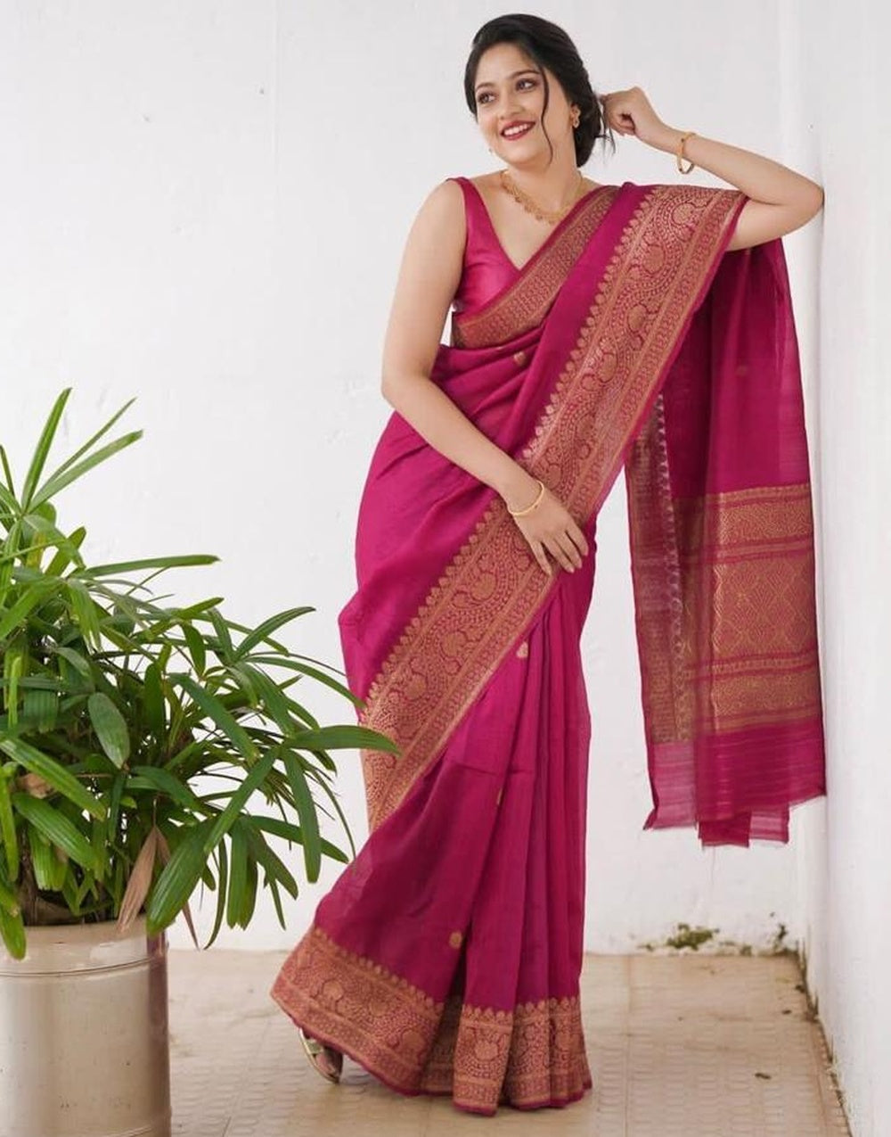 Dark Pink Banarasi Soft Silk Saree With Zari Weaving Work