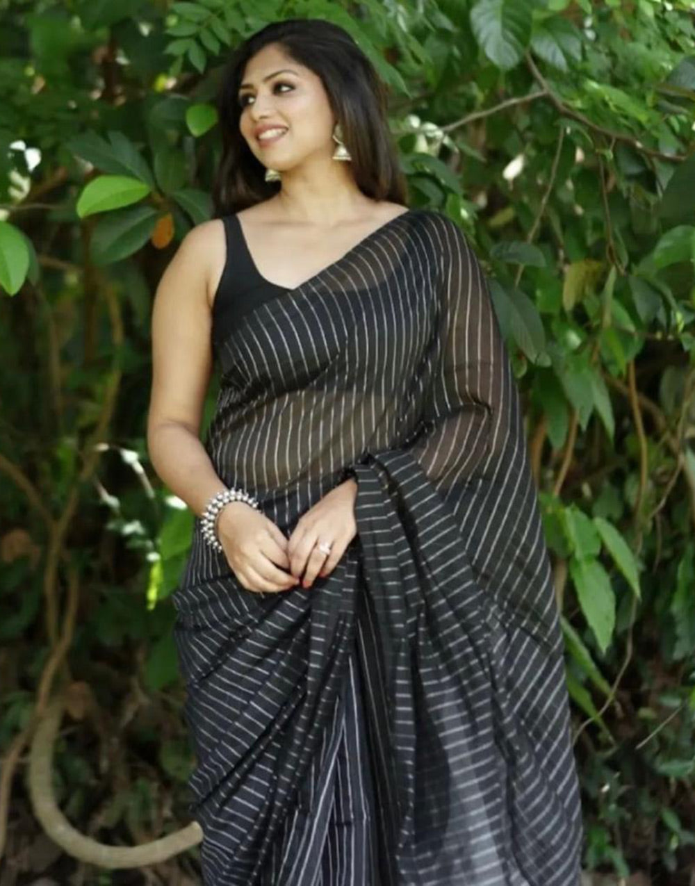 Black Banarasi Soft Silk Saree With Weaving Work