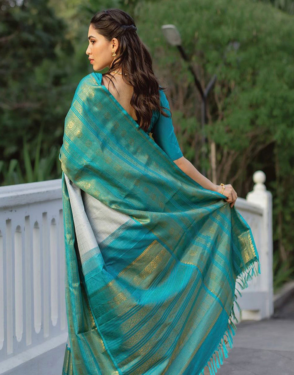 Off White & Firozi Banarasi Silk Saree With Zari Weaving Work