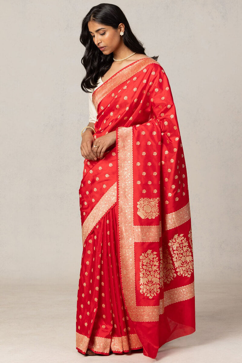 Exquisite Red Soft Silk Saree With Ethereal Blouse Pieced