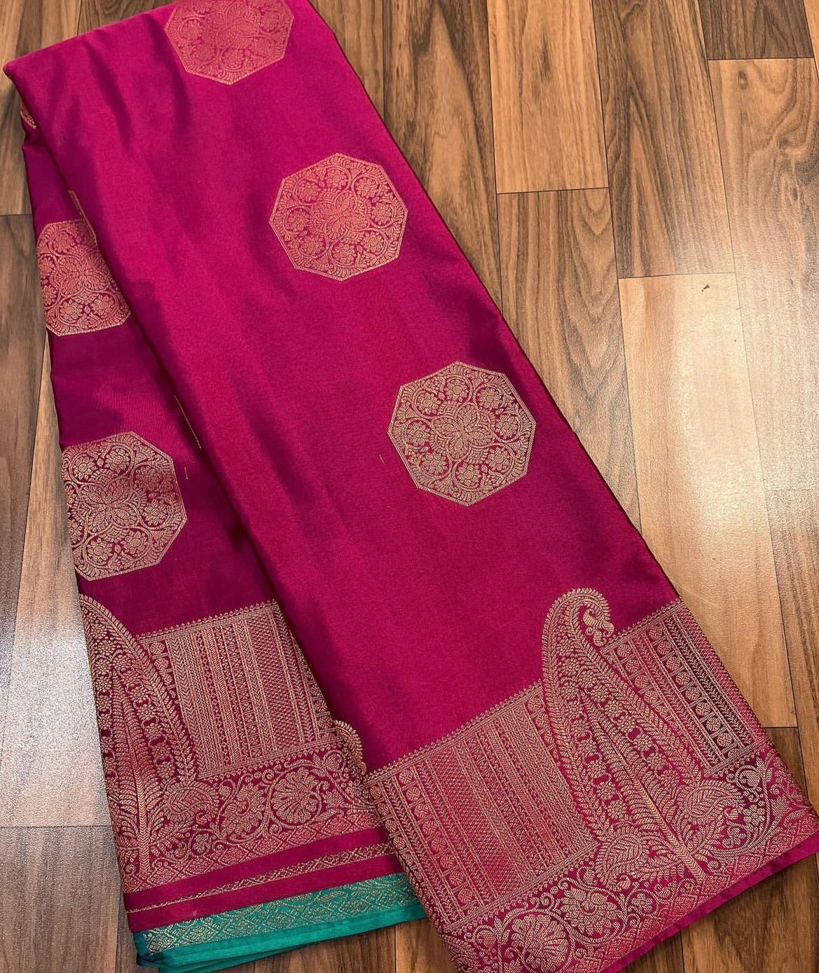 Extraordinary Dark Pink Soft Silk Saree With Lovely Blouse Piece