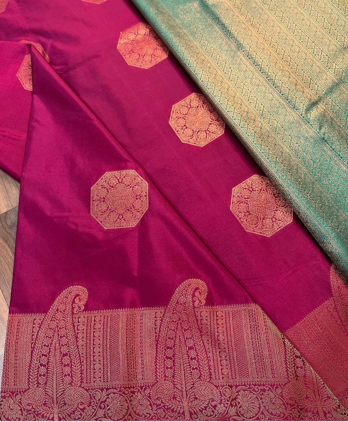 Extraordinary Dark Pink Soft Silk Saree With Lovely Blouse Piece