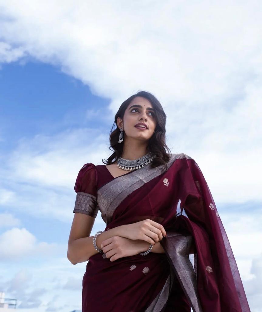 Extraordinary Wine Cotton Silk Saree With Precious Blouse Piece