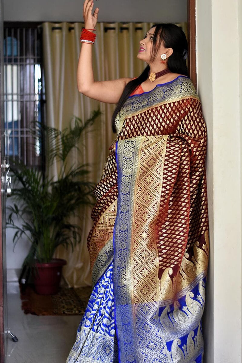 Adorning Wine Soft Silk Saree With Surpassing Blouse Piece