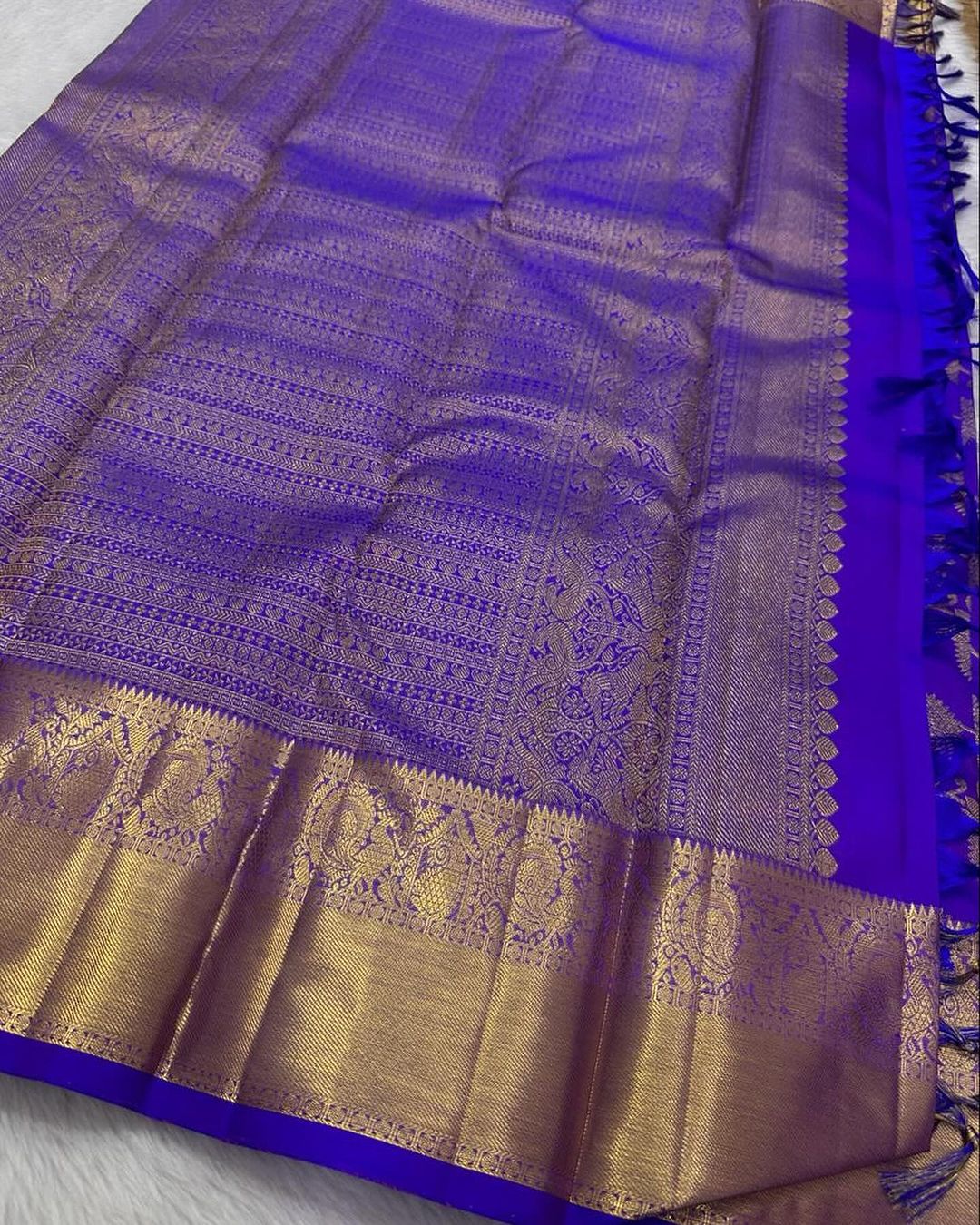 Chatoyant Royal Blue Soft Banarasi Silk Saree With Desultory Blouse Piece