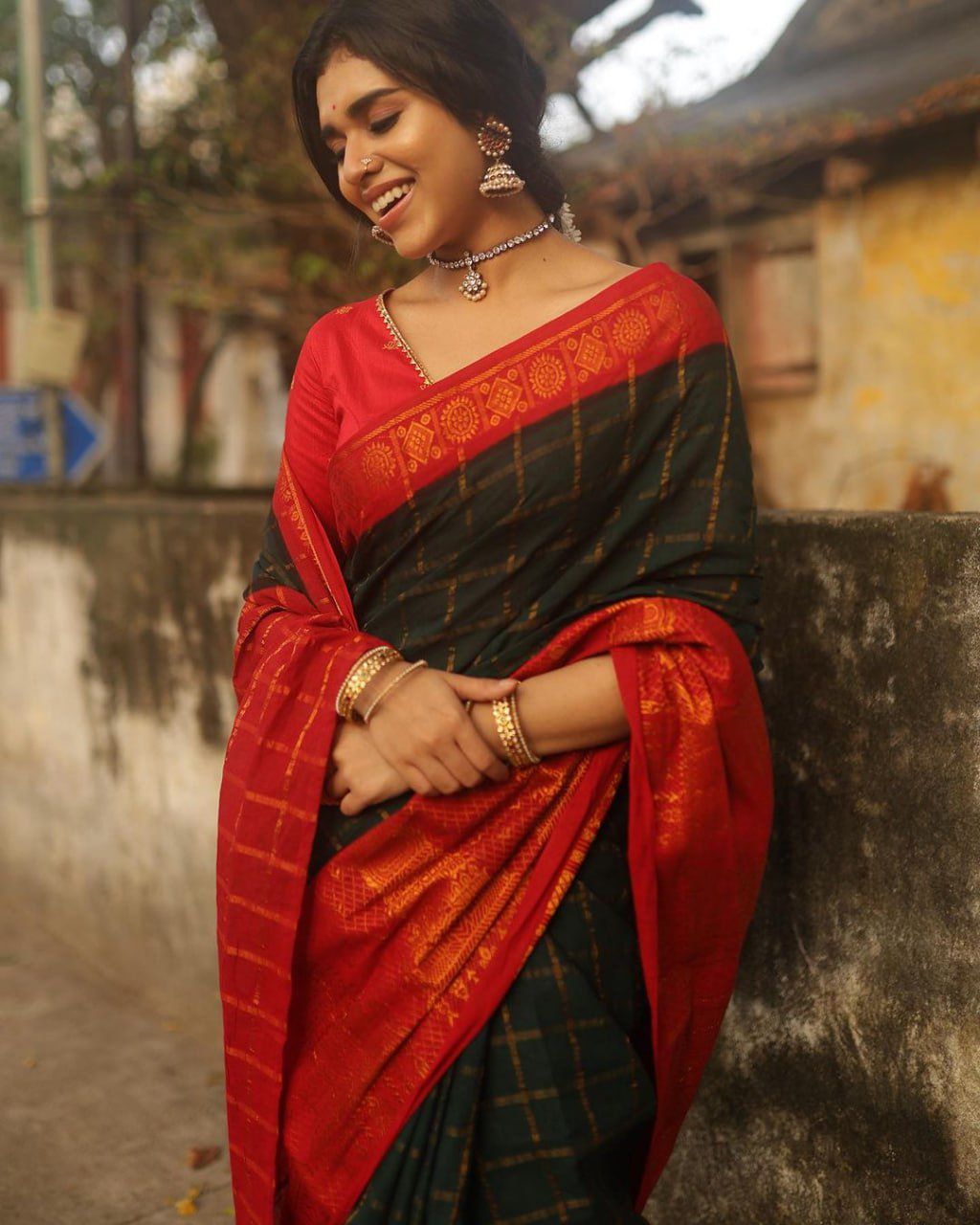 Beguiling Dark Green Soft Silk Saree With Bucolic Blouse Piece