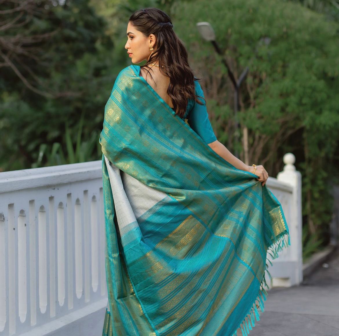 Extraordinary Off White Soft Silk Saree With Precious Blouse Piece