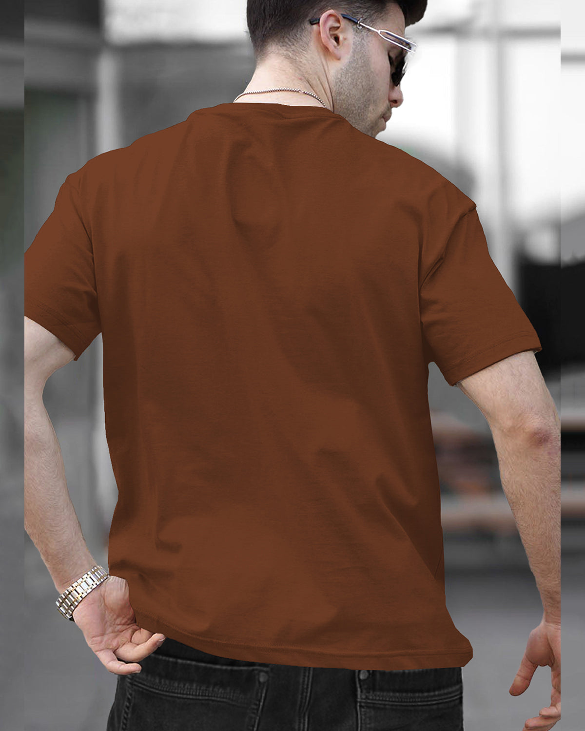 (Pack Of 1) Men Half Sleeve Round Neck Plain T-shirt / Brown