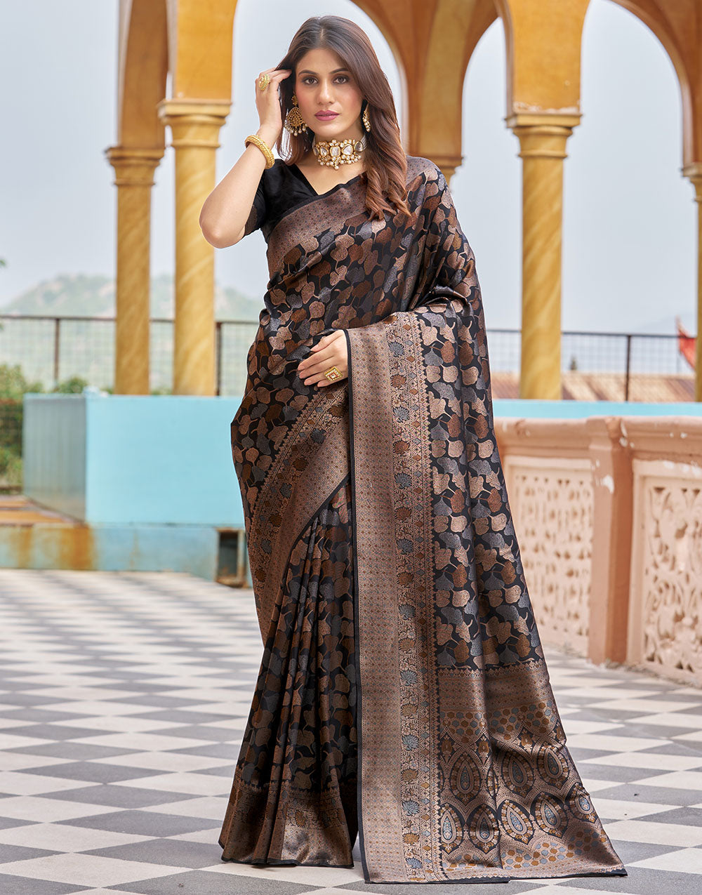 Black Kanjivaram Silk Saree With Weaving Work