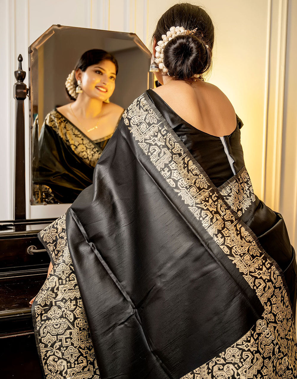 Black Handloom Raw Silk Saree With Weaving Work