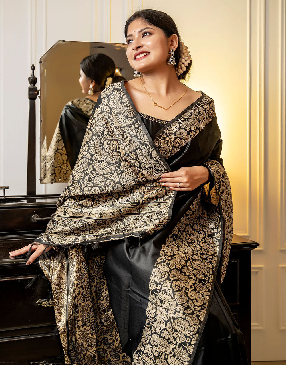 Black Handloom Raw Silk Saree With Weaving Work