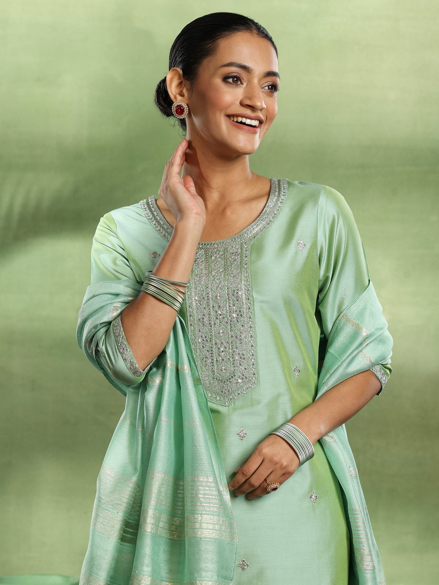 Green Embroidered Silk Blend Straight Suit With Dupatta