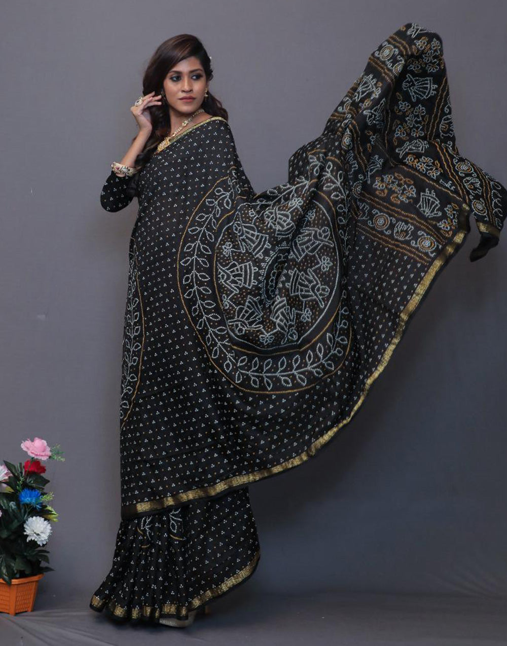 Black Taffeta Silk Hand Print Bandhani Saree