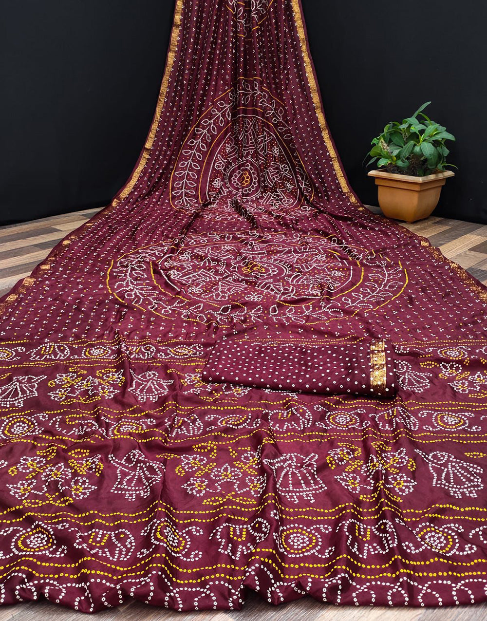 Maroon Silk Hand Print Bandhani Saree With Weaving Border