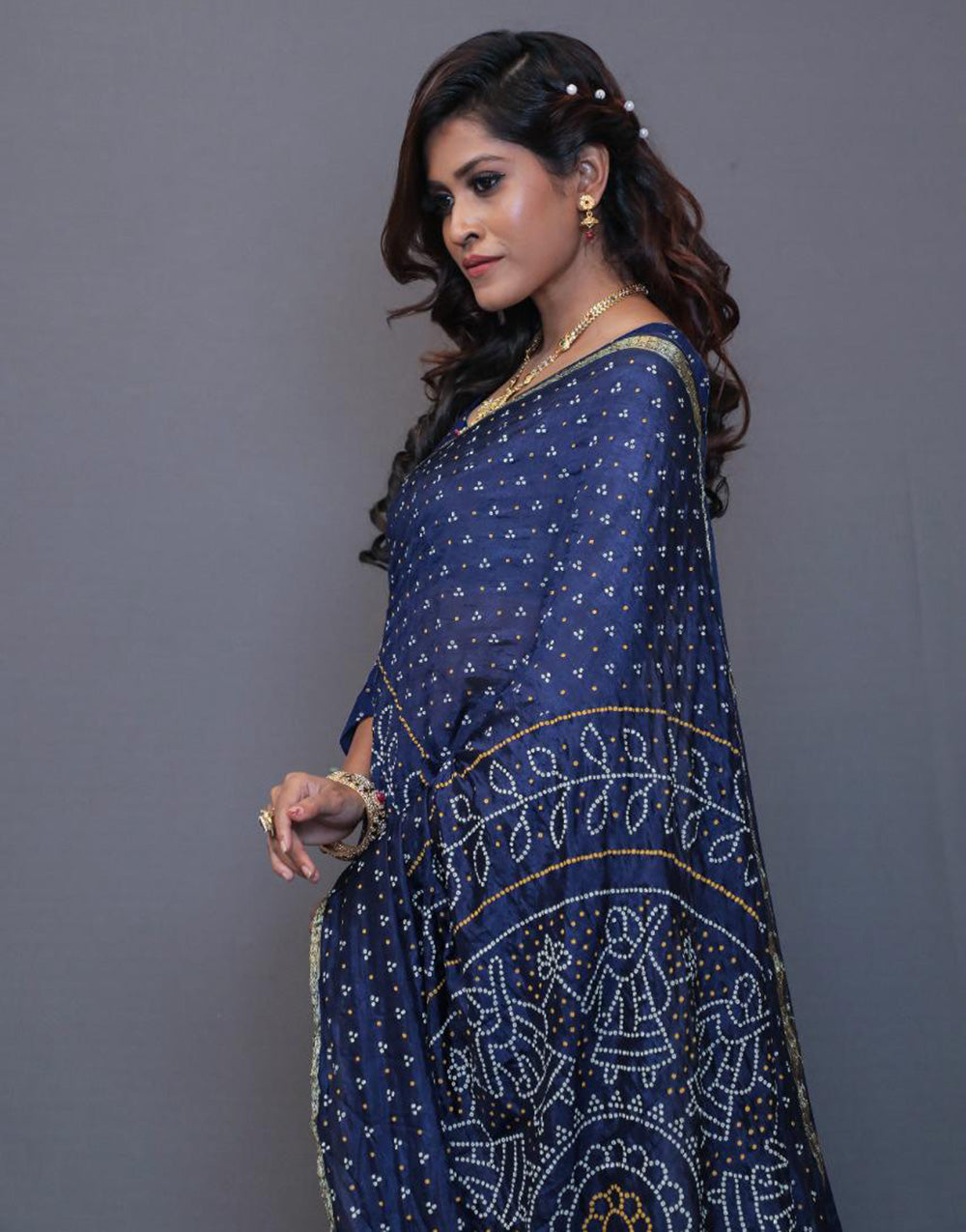 Navy Blue Taffeta Silk Hand Print Bandhani Saree