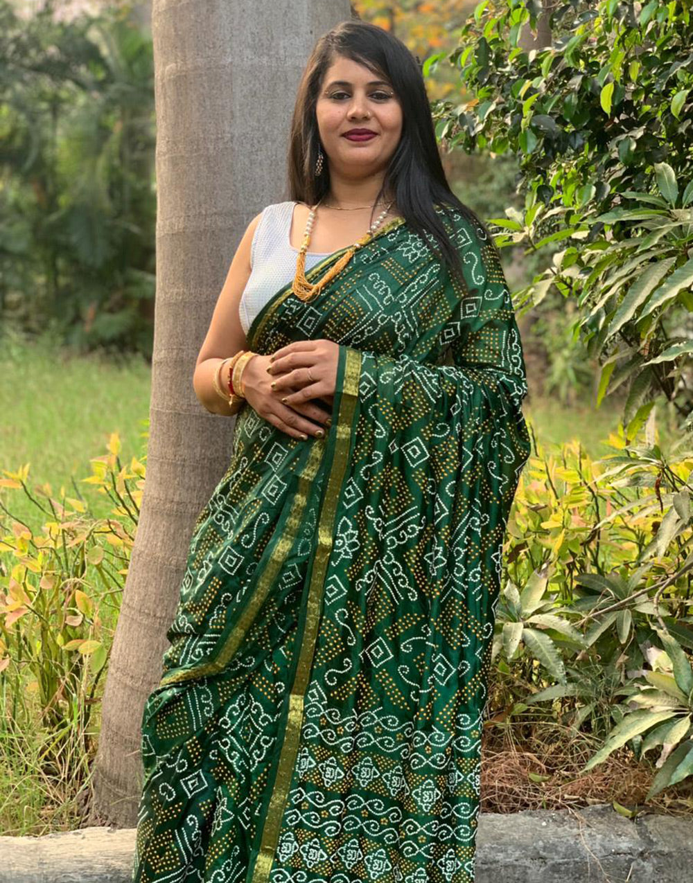 Green Hand Bnadhej Bandhani Saree