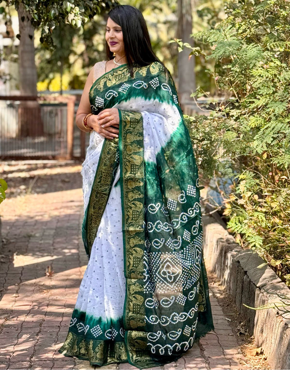 Green Bandhani Saree With Printed & Weaving Border