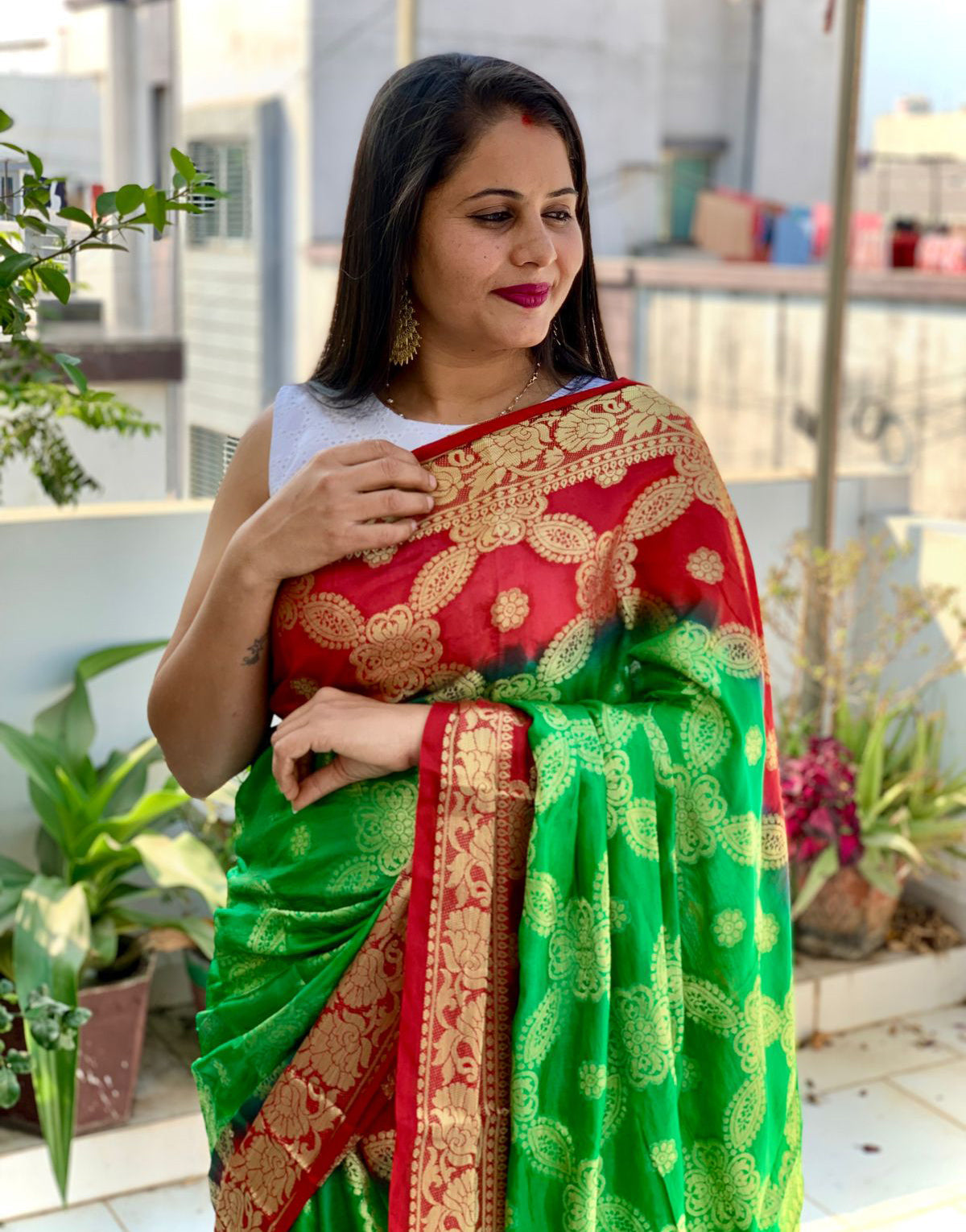 Kelly Green Hand Bandhej Bandhani Saree With Zari Weaving Work