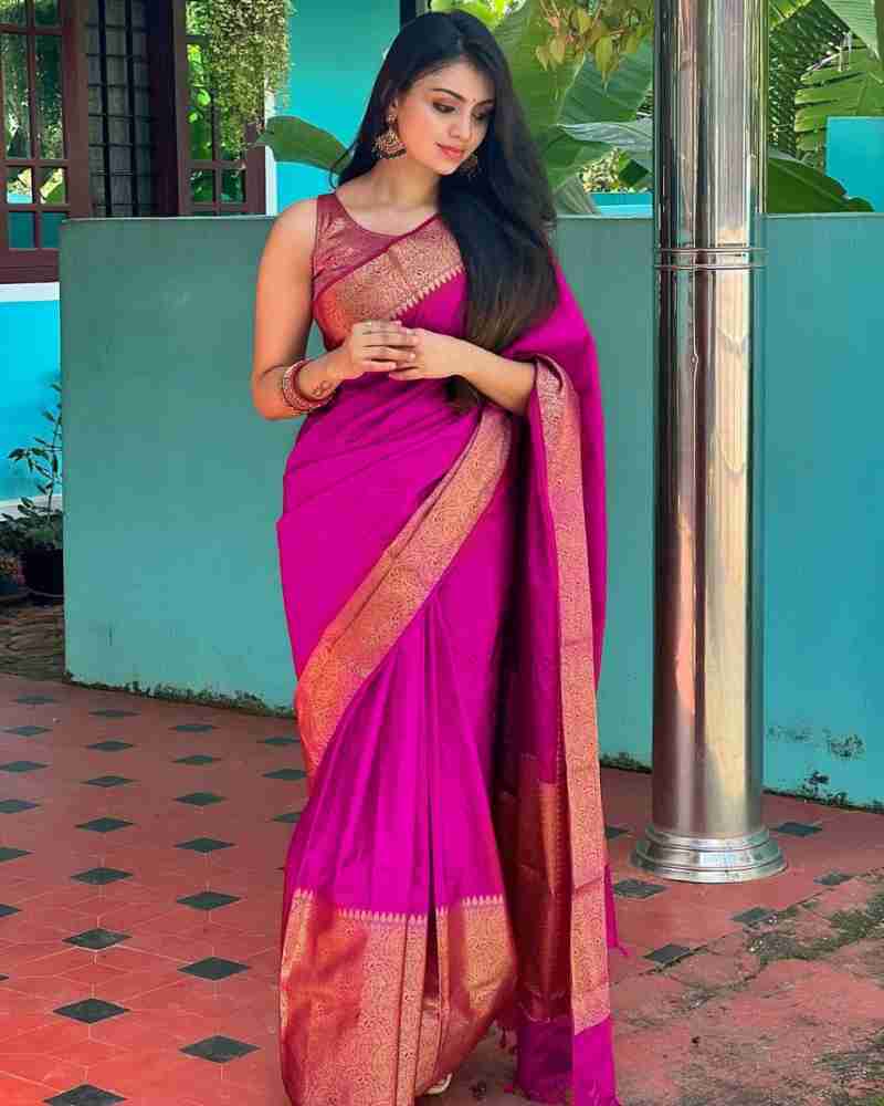 Adorning Dark Pink Soft Silk Saree With Hypnotic Blouse Piece