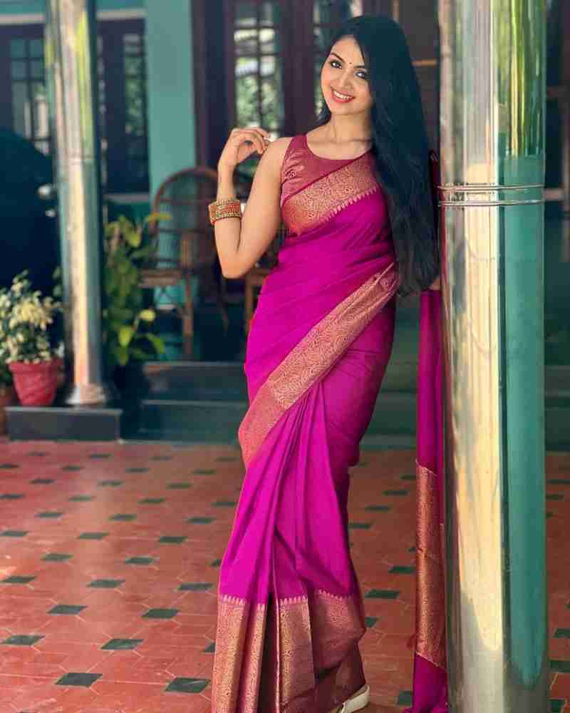 Adorning Dark Pink Soft Silk Saree With Hypnotic Blouse Piece