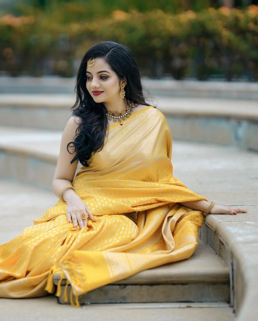 Extraordinary Yellow Soft Banarasi Silk Saree With Sensational Blouse Piece