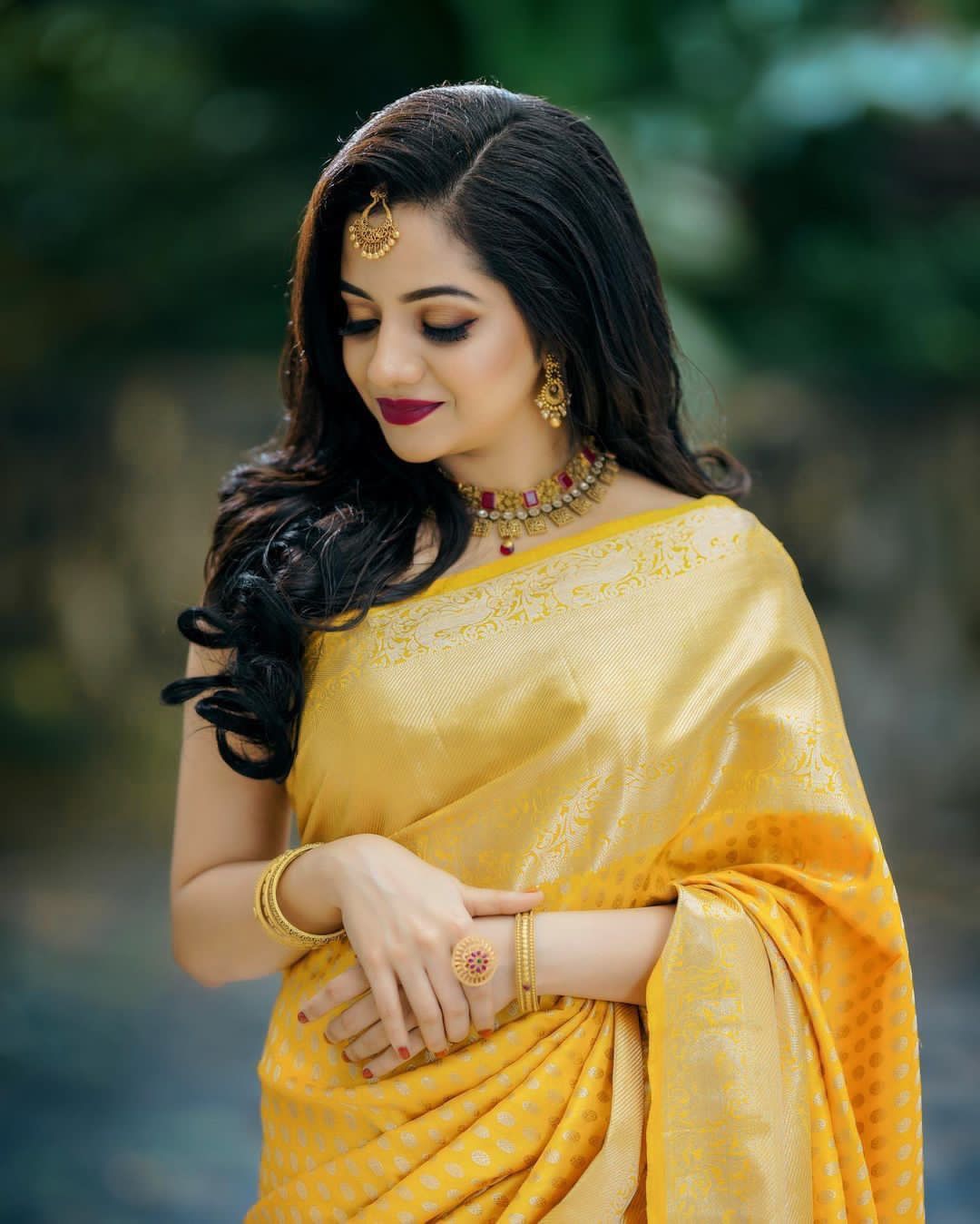 Extraordinary Yellow Soft Banarasi Silk Saree With Sensational Blouse Piece