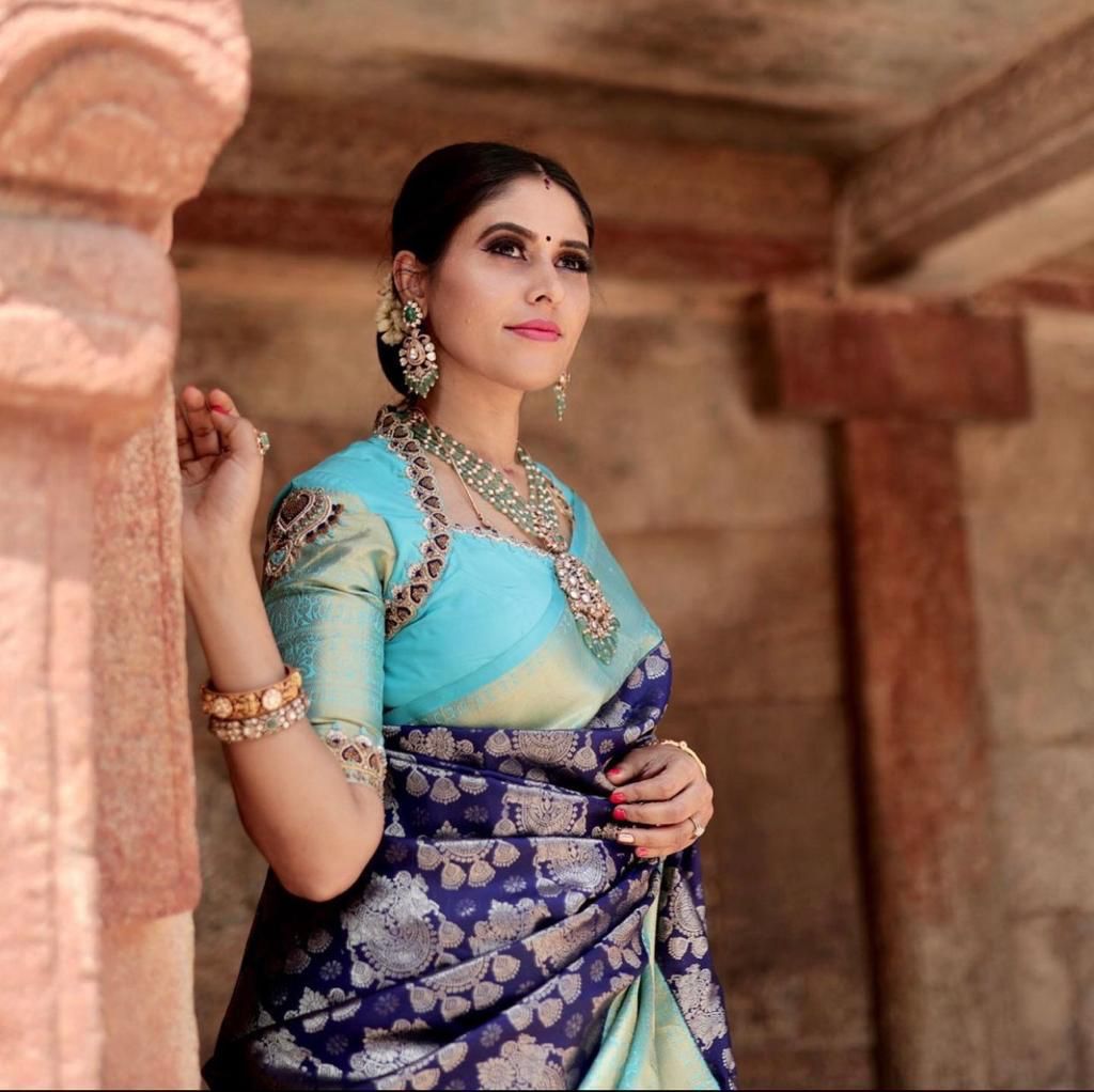 Extraordinary Blue Soft Banarsi Silk Saree With Glorious Blouse Piece