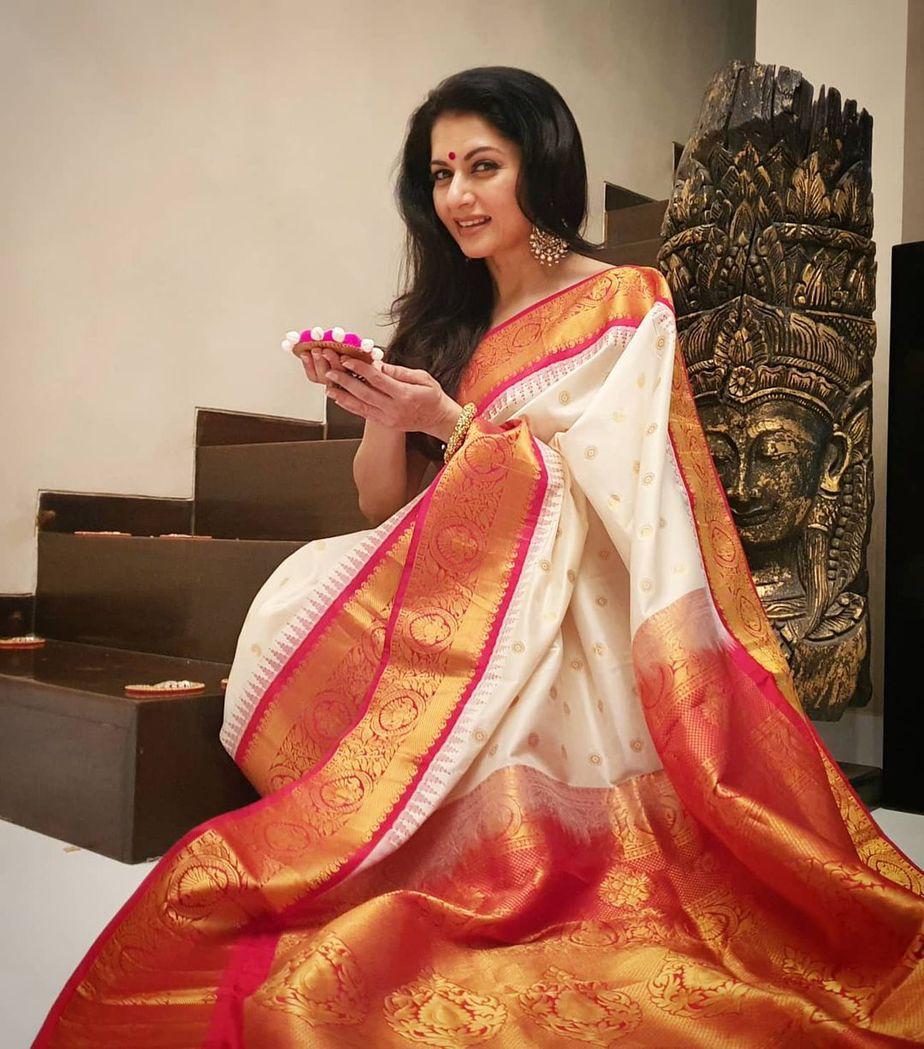 Admirable Beige Soft Banarasi Silk Saree With Unique Blouse Piece